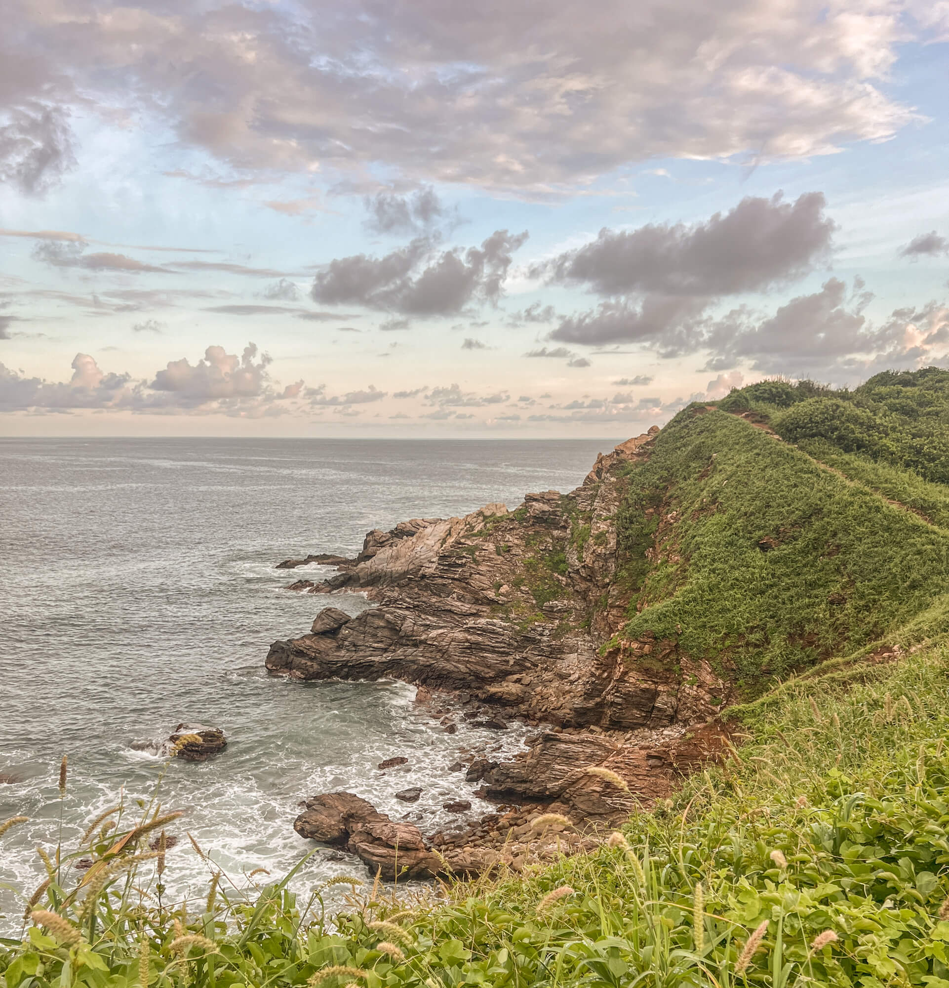 Hike to Punta Cometa